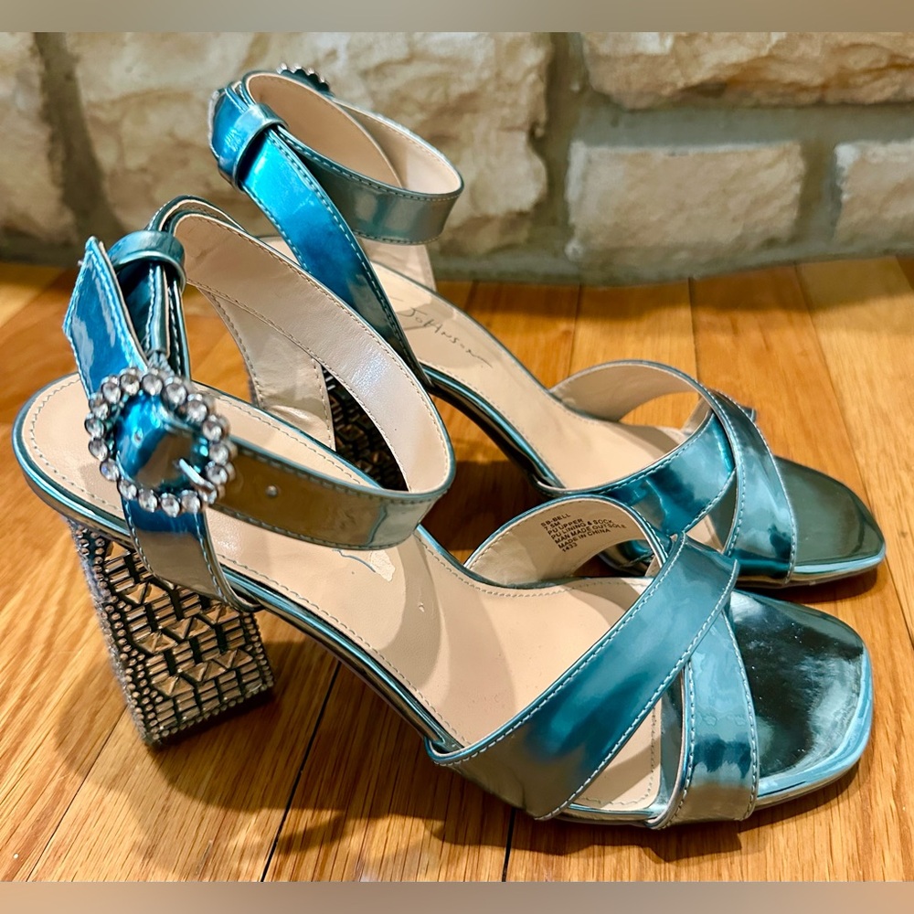 Betsey Johnson Women’s Sb-Bell Metallic Teal Heels - Picture 3 of 11